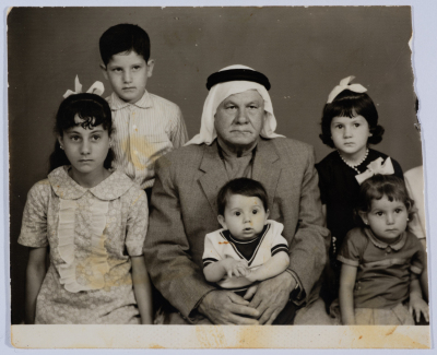 عباس حواري مع اطفاله