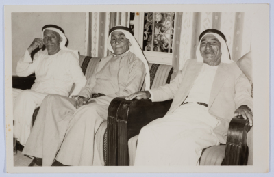 عدد من وجهاء عائلة الحواري