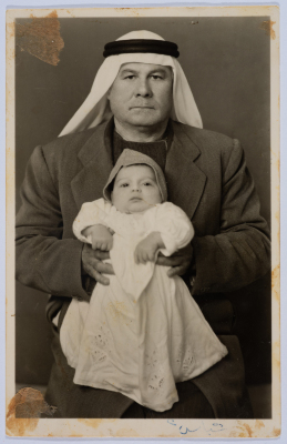 عباس ياسين حواري وحفيده عباس