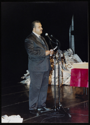 صورة من "تكريم فريق مسرحية قصص تحت الاحتلال"، مسرح القصبة، 2003