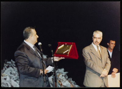 صورة من "تكريم فريق مسرحية قصص تحت الاحتلال"، مسرح القصبة، 2003