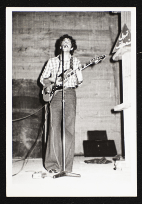 A Photograph of George Qirmiz at a show for Al-Bara