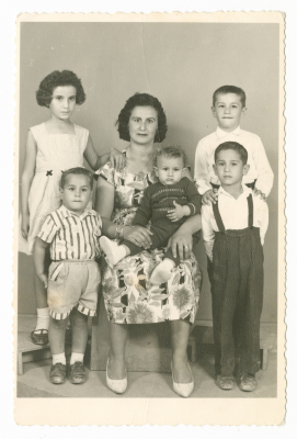 A Photograph of Naʿimeh al-Khatib with Her Children 
