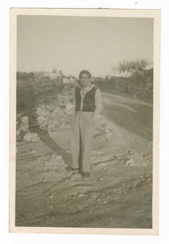 احد رجال عائلة الخطيب