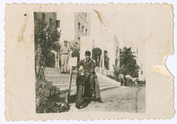 A Photograph of Ali Musa ʿLayan with His Brother Khalil 