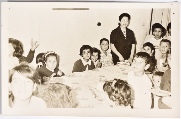 نشاط لطلاب من ذوي الاحتياجات الخاصة في جمعية النهضة النسائية، رام الله، 1960- 1969