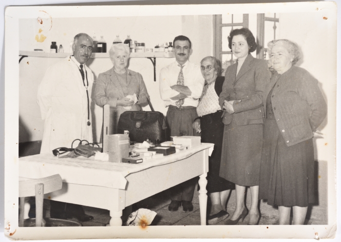 العيادة الطبية التابعة لجمعية النهضة النسائية، رام الله، 1965- 1969