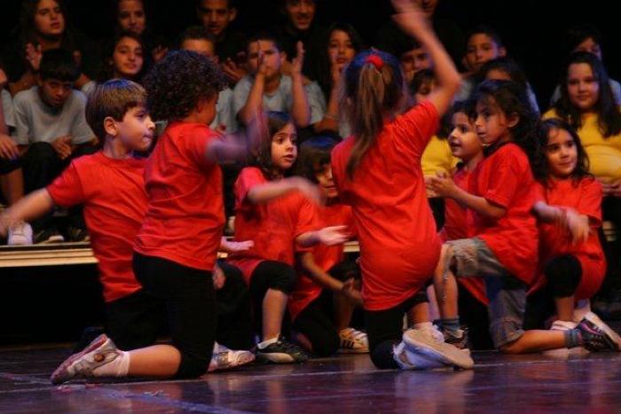 عرض دبكة لفرقة الأطفال في سرية رام الله الأولى