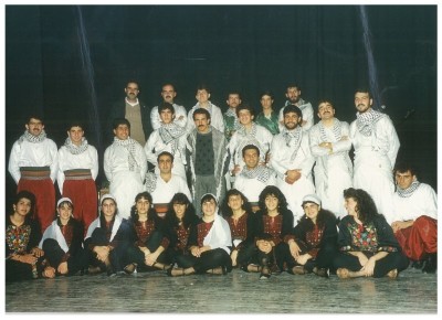 صورة من عرض دبكة لفرقة سرية رام الله الأولى للرقص