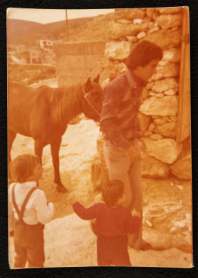 Yaser ʿudeh with his Horse