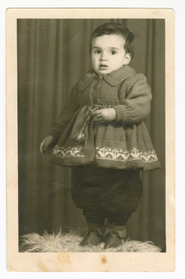 طفلة من عائلة السيدة هادية المصري