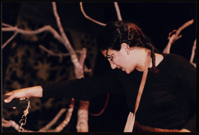 صورة من عرض "حلم ليلة"، مسرح عشتار، 1995<br />