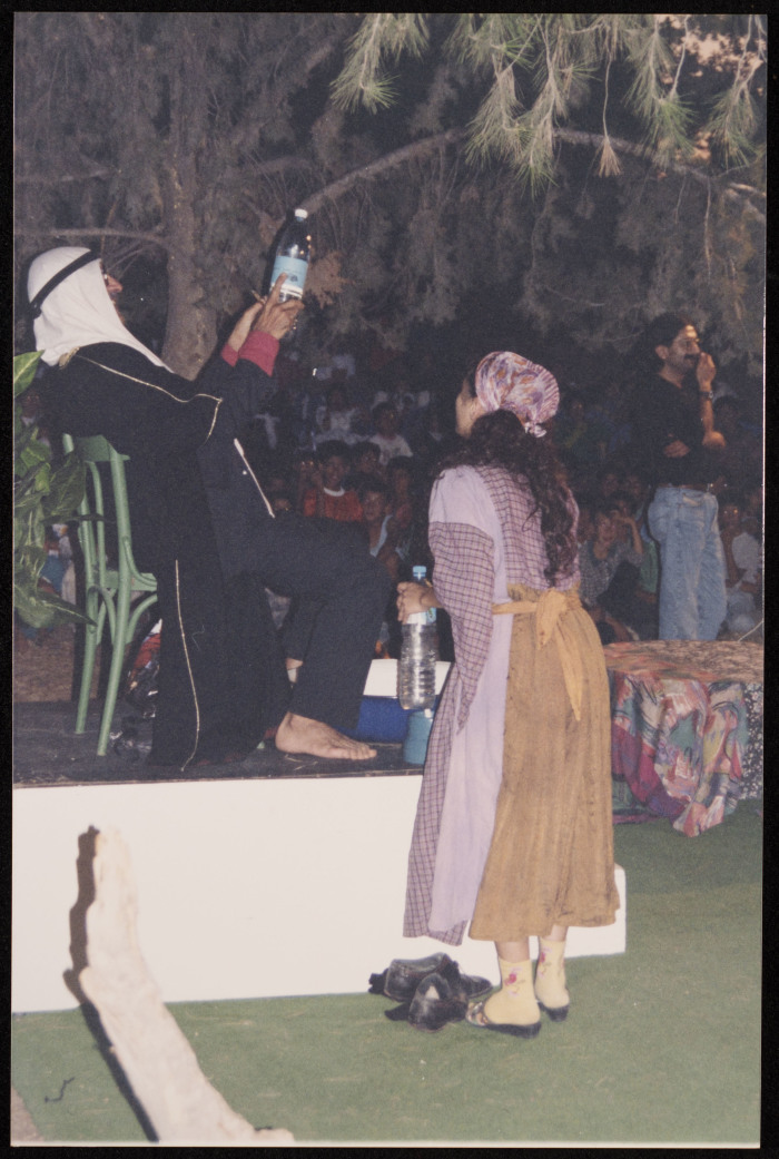 صورة من مسرحية شؤون أبو شاكر مسرح عشتار 1997 The Palestinian Museum Digital Archive Pmda