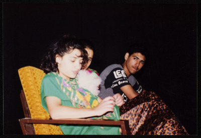 صورة من مسرحية "كل اشي تمام"، مسرح عشتار، 1994<br />