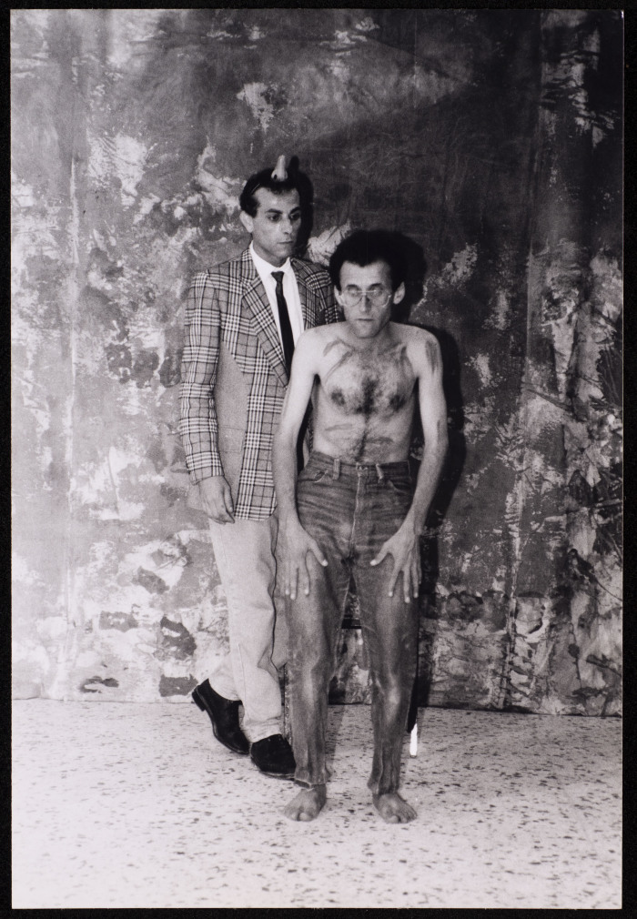 مسرحية واحد عَ الماشي<br />
 