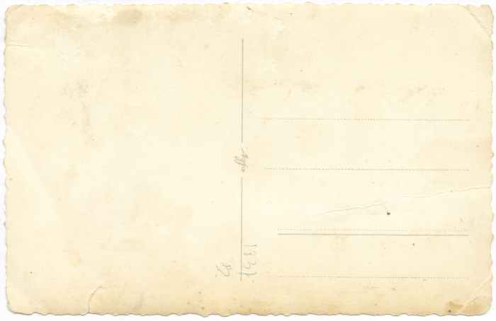 صورة لرجل و امرأة من شعب في يوم زفافهما