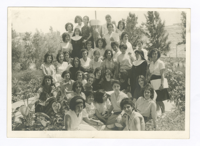 غادة رشيد وزميلاتها