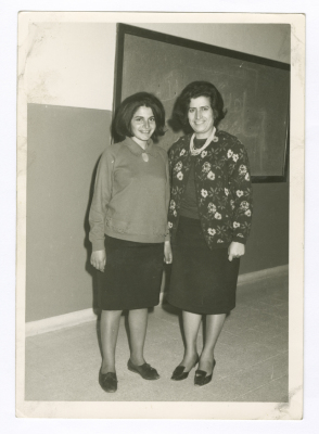 وجدان الشامي وغادة رشيد، في دار المعلمين