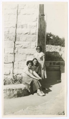 Domia and Hala Khalil Sakakini with their Aunt Najla