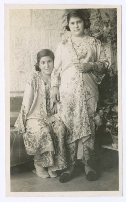 دمية وهالة خليل السكاكيني