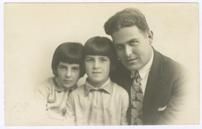 Sari Khalil Sakakini with his Sisters Domia and Hala 