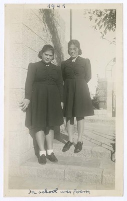 هالة ودمية خليل السكاكيني، القدس، 1941