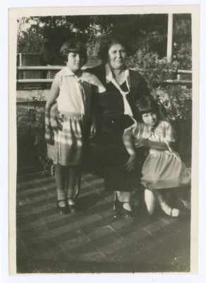 Sultana Abdo and her Daughters Hala and Domia