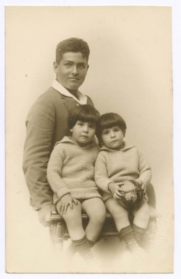 Sari, Domia and Hala Khalil Sakakini, 1926