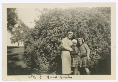 Domia and Hala Khalil Sakakini with their Aunt Najla Abdo