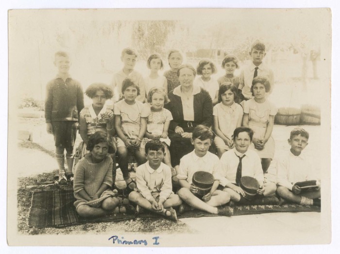 Domia Khalil Sakakini with her Elementary Classmates 