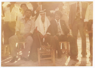 صورة لمجموعة اشخاص