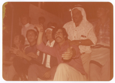 صورة لمجموعة اشخاص