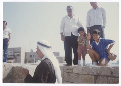 صورة لمجموعة اشخاص