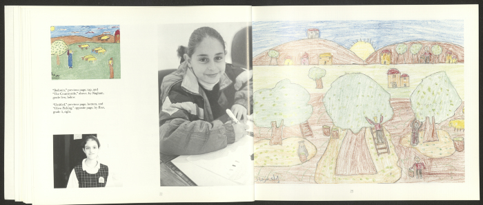 كتيب يحوي معلومات حول روضة الزهور وطلابها