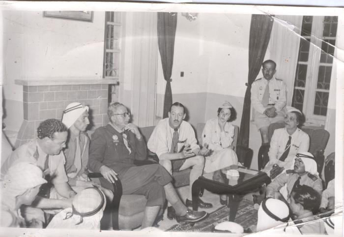 أعضاء في كشافة سرية رام الله الألى خلال اجتماع