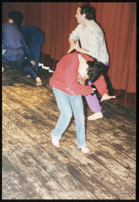 'Dreams for Sale', the Palestinian Circus School, at Saint Joseph School in Ramallah, 2010    <br />
 
