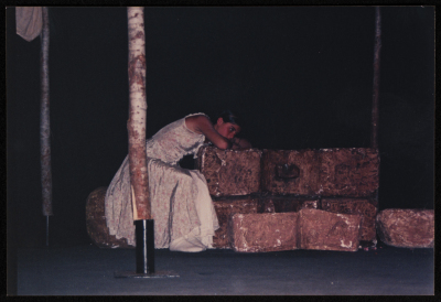 صورة من عرض مسرحية 