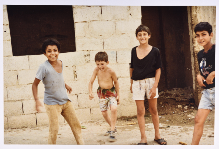 مجموعة أطفال، مخيم البداوي، 1982- 1988