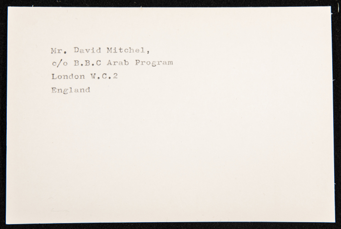 قصاصة توثق اسم ديفيد ميتشل، مسؤول البرنامج العربي في تلفزيون البي بي سي، لندن