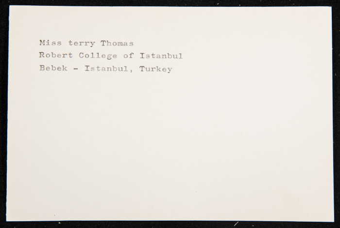 قصاصة توثق عنوان تيري توماس من كلية روبرت في اسطنبول