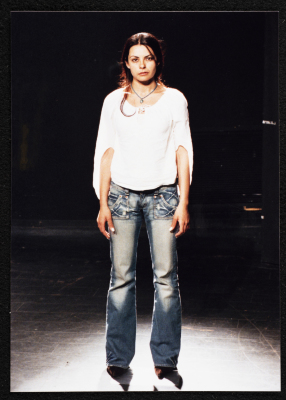 A Photograph of Actress ʾĀmal Qays During the Theatrical Performance of "Ṣah Ṣah" by al-Midan Theatre