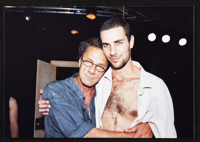 صالح بكري ووالده محمد بكري بعد عرض مسرحية جنون