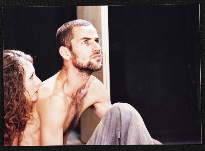 حنان حلو وصالح بكري خلال جلسة بروفة مسرحية جنون.	
