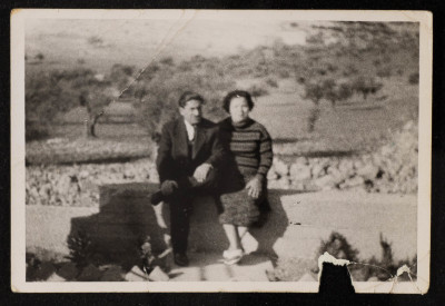 A Photograph of Mahmud Yaʿish with His Wife Suʿad al-Mitwally 