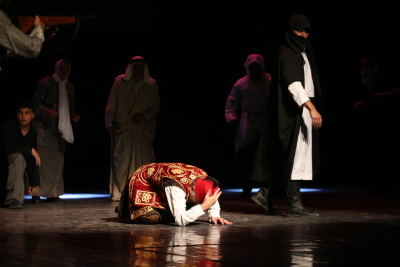 A Photograph of the Theatrical Performance of "Qiṣaṣ Min Zaman al-Khuyul al-Baydaʾ", 2017 
