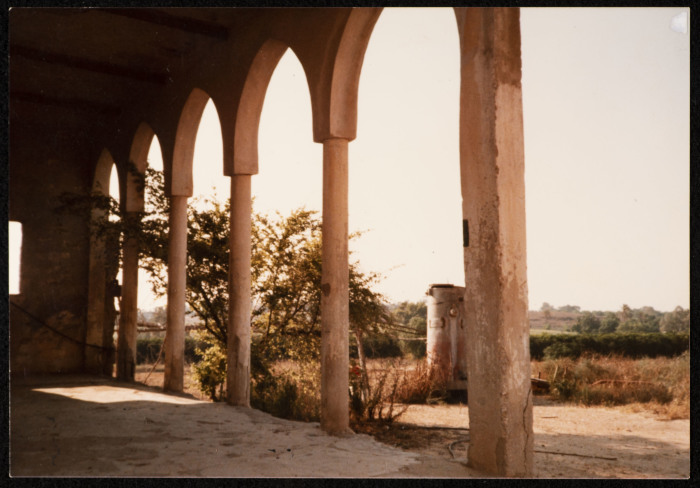 A Photograph of an Arched Colonnade at the Batrawi Family House in Ashdod, 1986
