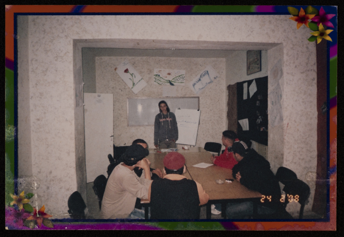 اجتماع أعضاء مركز حنظلة الثقافي، صفا، 2008