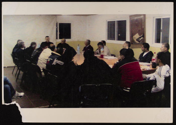 جانب من اجتماع لأعضاء مركز حنظلة الثقافي