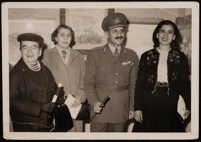 صورة جماعية لفاطمة المحب برفقة كريم أوهان وأخريات