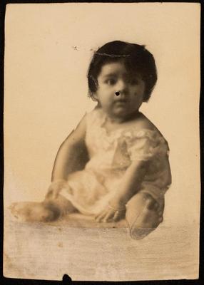 صورة شخصية لزينب المحب وهي طفلة